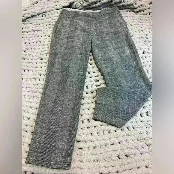 H&M Woman's Black and White Plaid Ankle Length Dress Pants Size 8 - Picture 1 of 5